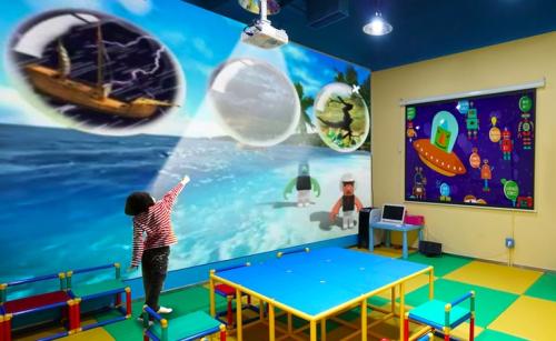 翻轉(zhuǎn)課堂教學(xué)特點(diǎn) 翻轉(zhuǎn)課堂教學(xué)特點(diǎn)