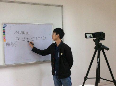 DV攝像機(jī)和監(jiān)控?cái)z像頭投屏